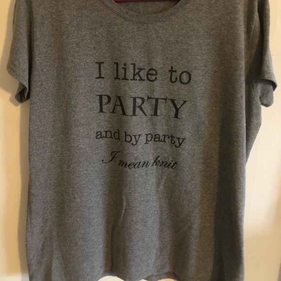 ✨great shape✨ Unique Knitter’s Love to Party T-shirt - XL - Picture 2 of 4